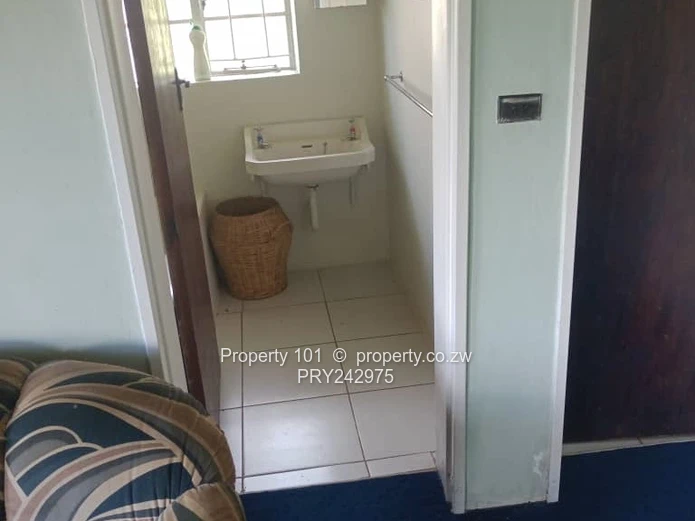 Exquisite Nyanga-MOUNTAIN LIVING FORSALE 120k (Sole Mandate)