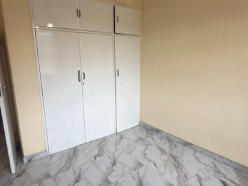 2 Bedroom Flat & Apartment
