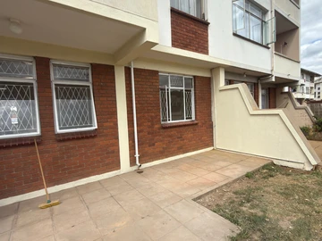 2 Bedroom Flat & Apartment