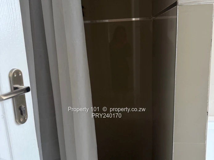 To Let | Modern 2-Bedroom Apartment – Upper Avenues