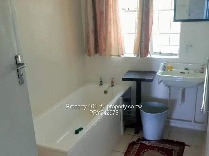 Exquisite Nyanga-MOUNTAIN LIVING FORSALE 120k (Sole Mandate)