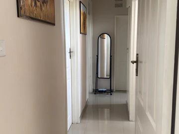 2 Bedroom Flat & Apartment