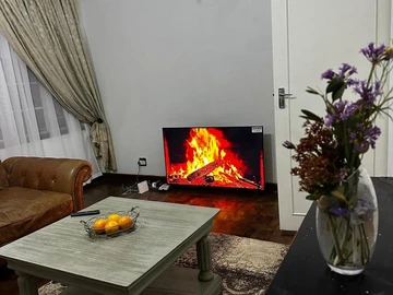 2 Bedroom Flat & Apartment