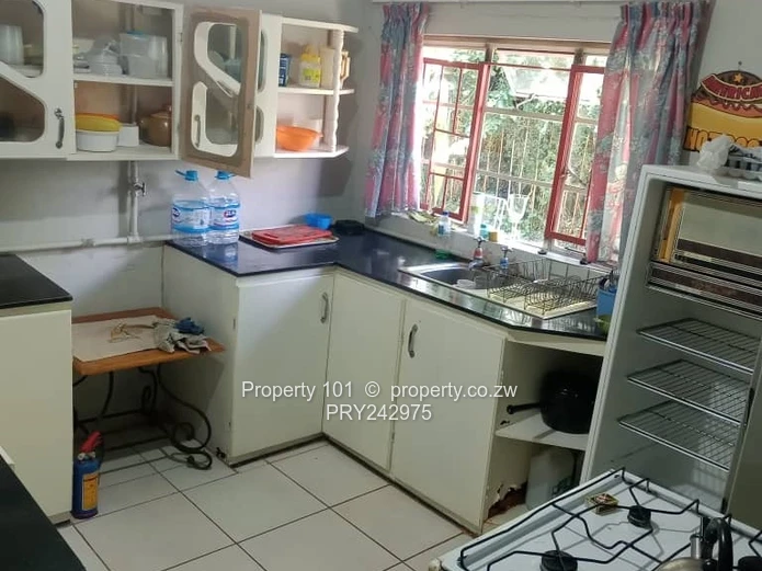 Exquisite Nyanga-MOUNTAIN LIVING FORSALE 120k (Sole Mandate)